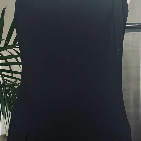 Pleated tennis dress - Picture 2 of 10